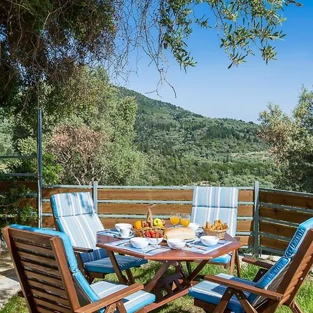 Sleeps 5 Pool Air Con Wifi Вилла