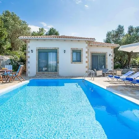 Sleeps 5 Pool Air Con Wifi *